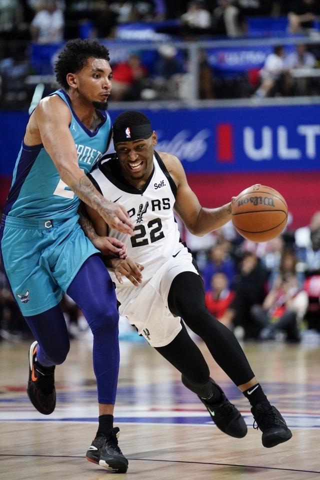 太狠了!关键时刻巴黎圣日耳曼门线救险夏洛特黄蜂绝杀压哨,毕尔巴鄂竞技转会期官宣签约(巴黎圣日耳曼迎战热刺)爱游戏