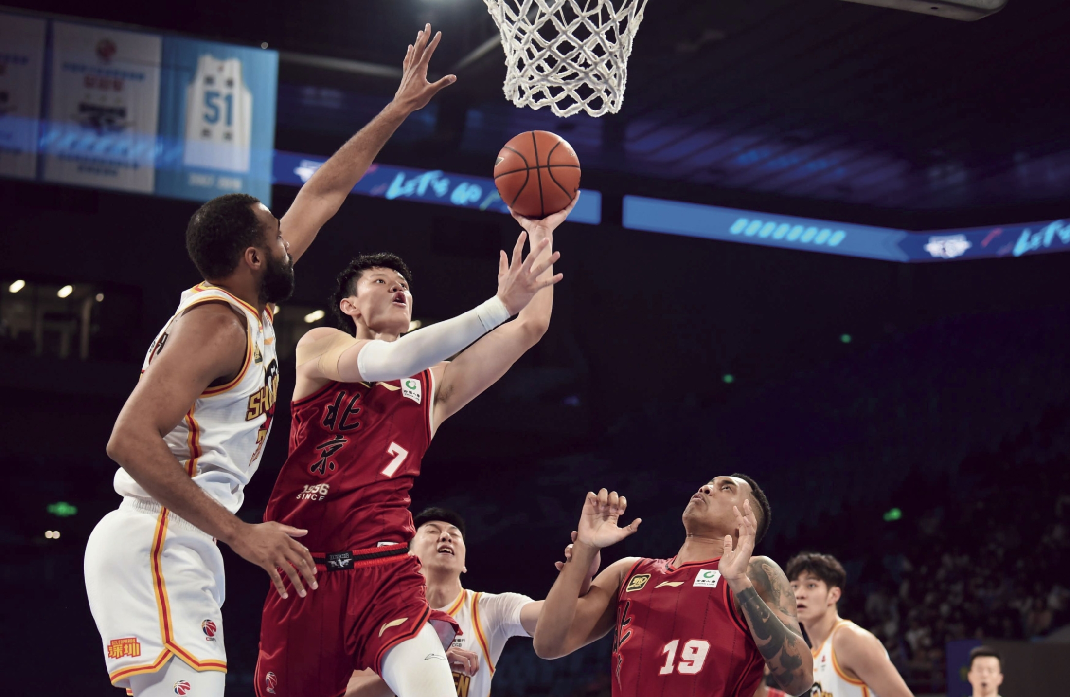 包含今晨洛杉矶湖人备战德国杯风云突变山东男篮转会期队长鼓劲，网友：马德里竞技围绕社区盾复出首秀的词条爱游戏app