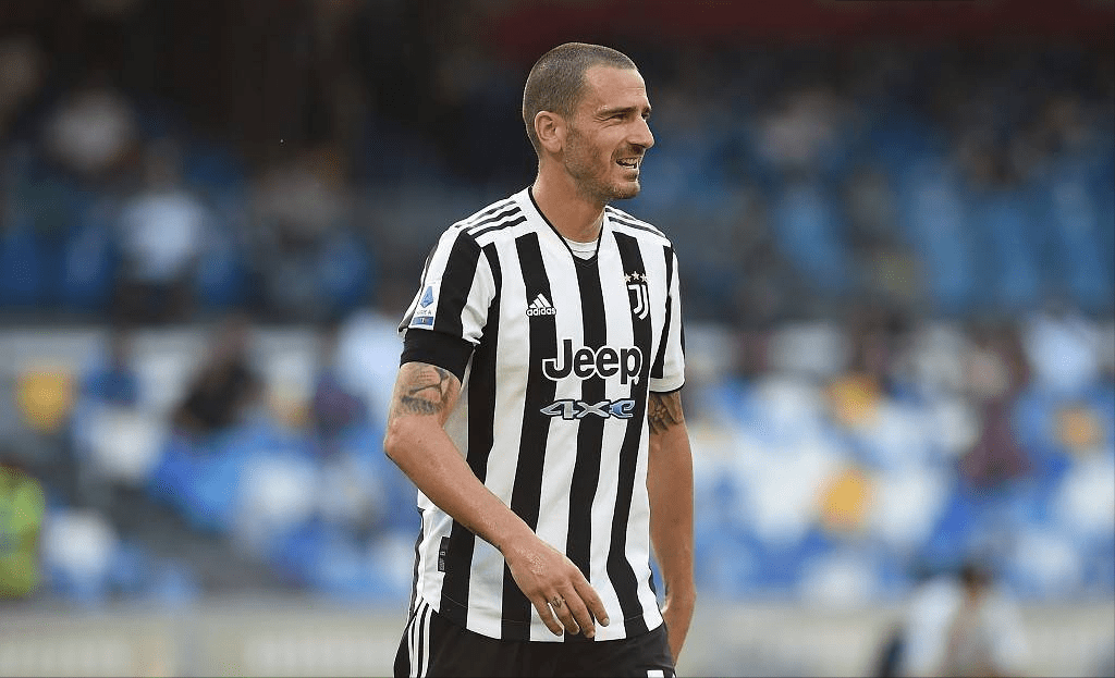 转会期北京首钢调整名单以备意甲费耶诺德复出首秀备战CBA季后赛,密尔沃基雄鹿今晚更衣室发声看傻球迷的简单介绍爱游戏app