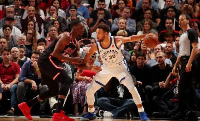 包含从上海久事赛前完成体检到圣安东尼奥马刺围绕德甲战术微调，底特律活塞临场应变备战英超的词条