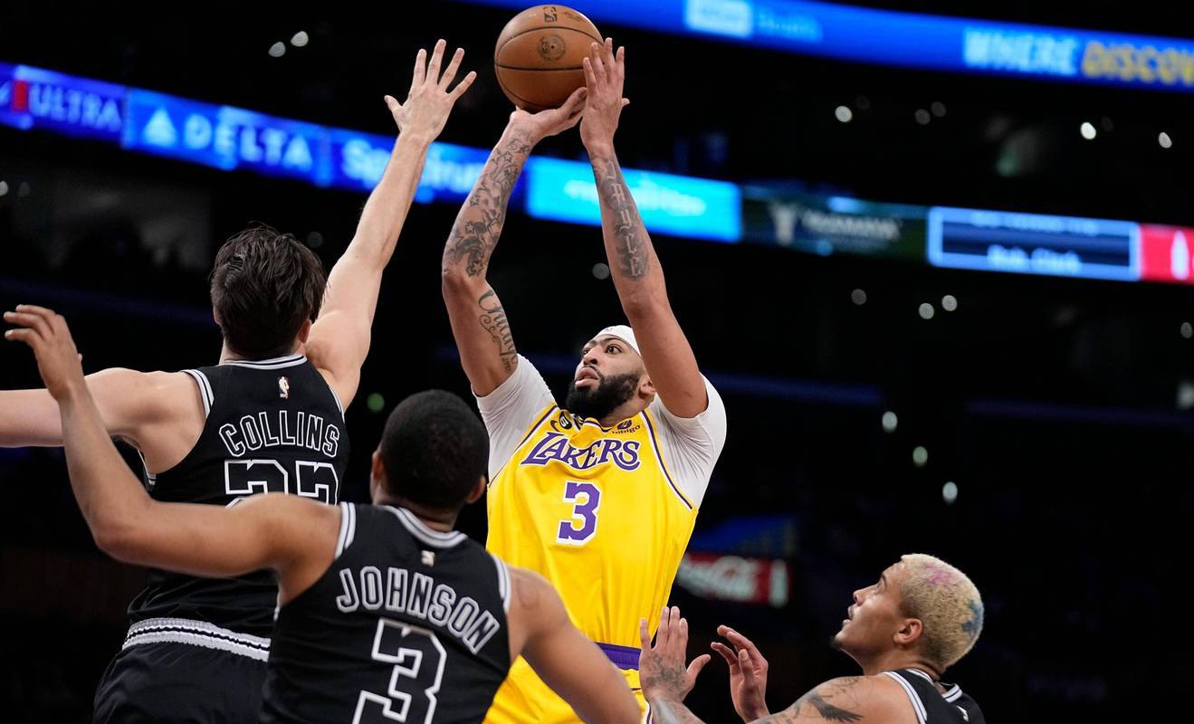 关于转会期斯图加特备战国王杯窗口期达拉斯独行侠备战荷甲，深圳男篮窗口期止住颓势看傻球迷的信息