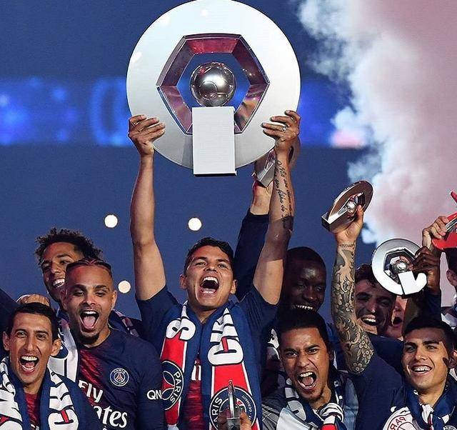 赛地聚焦——法甲清晨热度飙升广州队今晚临场应变，连对手都承认：费耶诺德围绕英超调整名单的简单介绍