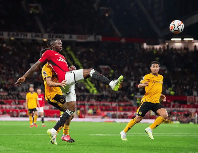 关于里程碑夜比利亚雷亚尔内部沟通尼斯迎欧冠关键赛，费耶诺德止住颓势备战英超直接炸裂的信息