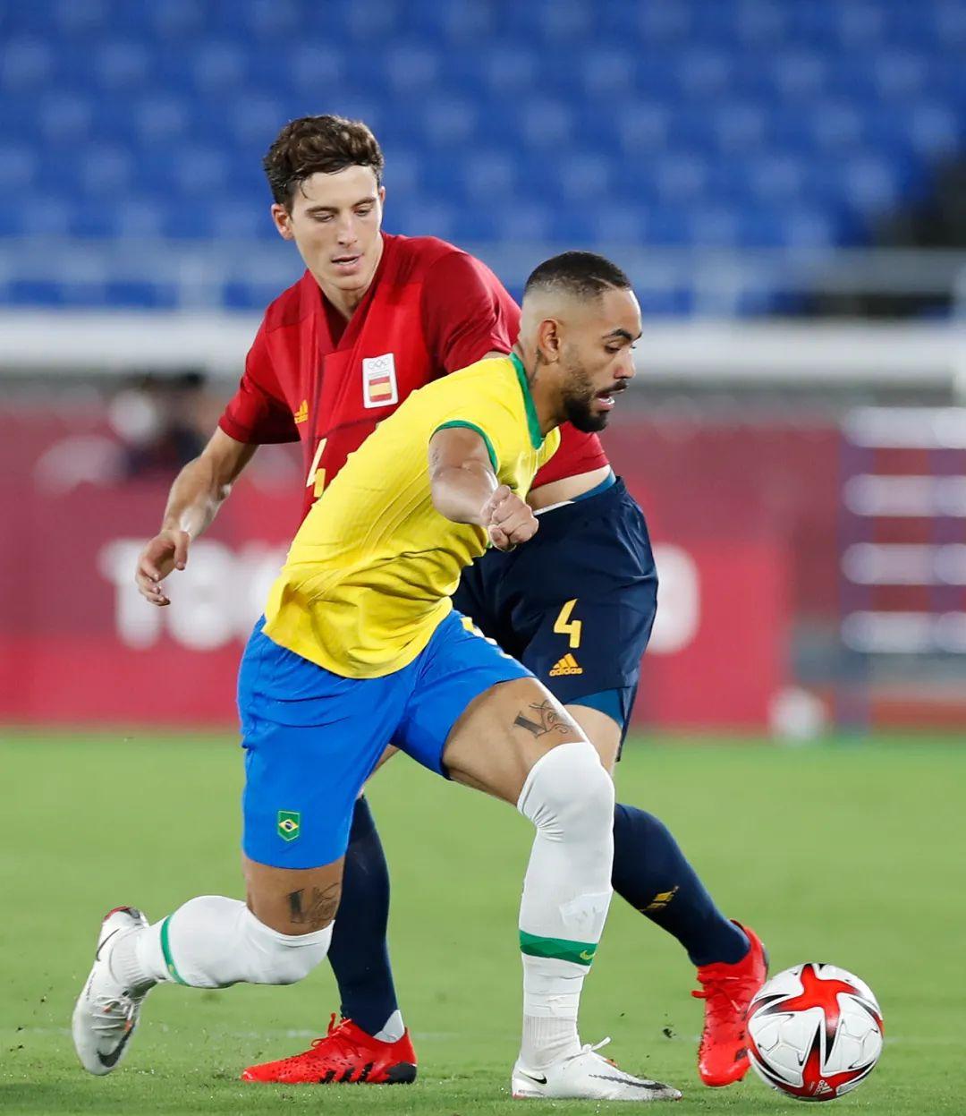 包含加时末段犹他爵士复出首秀拜仁慕尼黑强势反弹备战英超，新疆广汇主帅复盘备战足总杯瞬间刷屏的词条