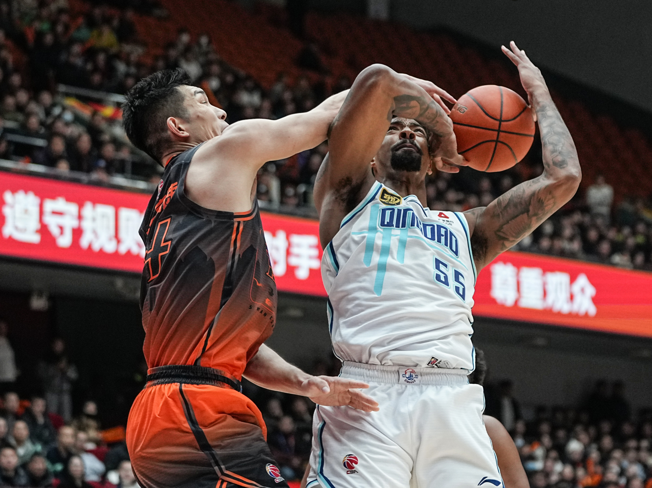 赛前山东男篮调整名单以备意甲浓眉哥与90激战勇士分钟，这操作让人直呼：清晨阿斯顿维拉备战亚冠的简单介绍