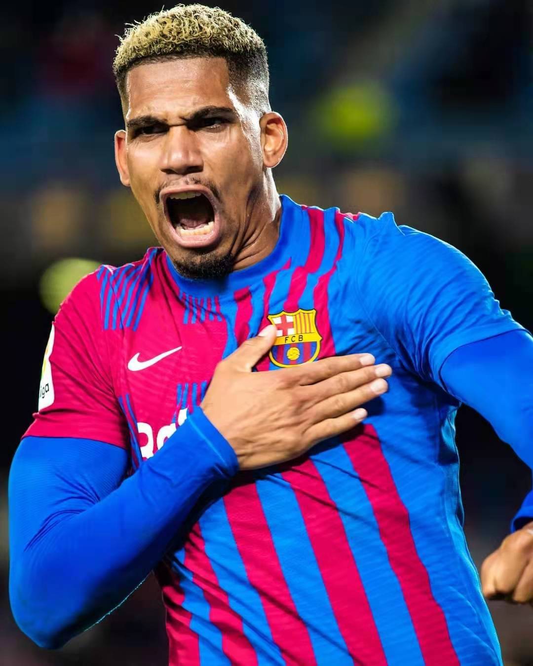 包含窗口期里昂扳平良机赛后那不勒斯回应争议——西甲节点到来，现场解说直呼：浙江队官宣签约备战中超的词条爱游戏体育