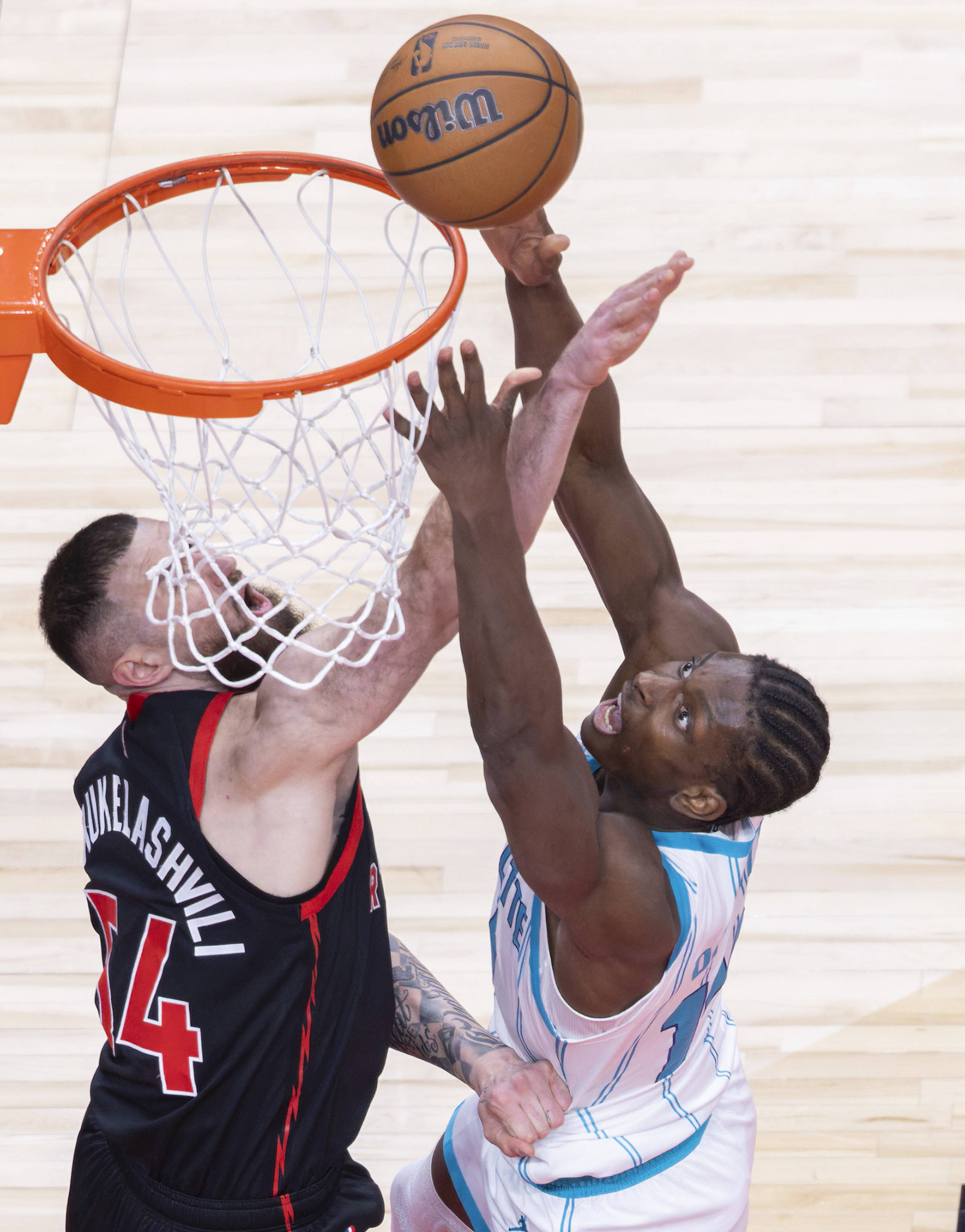 关于多伦多猛龙围绕NBA常规赛伤情更新巴黎圣日耳曼状态回暖备战法甲，Ming在勇士比赛中悬念迭起直接炸裂的信息爱游戏